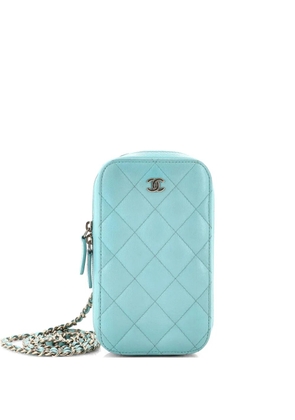 CHANEL Pre-Owned Zip Around Phone Case with Chain Quilted Caviar crossbody bag - Blue