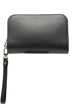 Louis Vuitton Pre-Owned 2011 Taiga Pochette Baikal clutch bag - Black