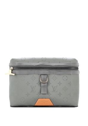 Louis Vuitton Pre-Owned Messenger Bag Limited Edition Titanium Monogram Canvas PM crossbody bag - Grey