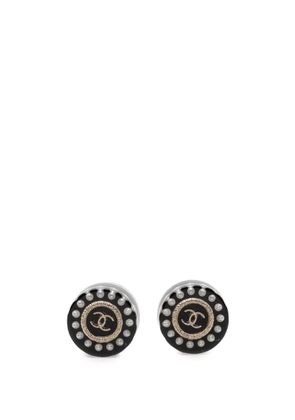 CHANEL Pre-Owned 2018 Resin Faux Pearl CC Round Push Back Earrings costume earrings - Black