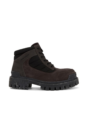 Balenciaga Low Combat Strike in Brown & Black - Brown. Size 42 (also in 43).