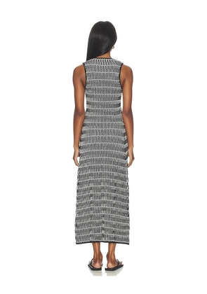 DEVON WINDSOR Garcelle Robe in Black,White. Size L. Also in M, S, XL, XS.