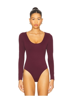 Good American Sculpting Scoop Neck Bodysuit in Burgundy. Size S. Also in XL/1X, XXXL/3X.
