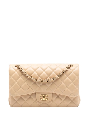 CHANEL Pre-Owned 2011 Jumbo Classic Lambskin Double Flap shoulder bag - Neutrals