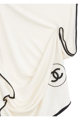 CHANEL Pre-Owned 2000s embroidered-logo cashmere shawl - Neutrals