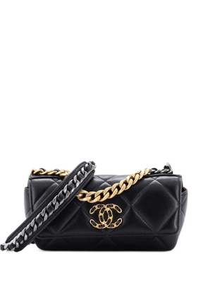 CHANEL Pre-Owned 19 Glasses Case with Chain Quilted Goatskin clutch bag - Black