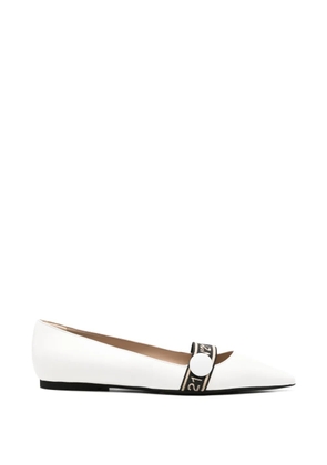 Nº21 pointed-toe strap flat pumps - White