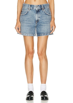 AGOLDE Magda Short in Entrace - Denim-Medium. Size 26 (also in ).