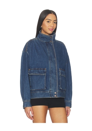 LEVI'S Blouson Trucker in Blue. Size M. Also in XS.