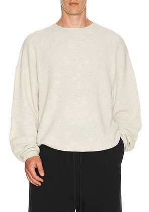 Fear of God ESSENTIALS Signature Waffle 90's Crewneck Sweater in Oatmeal Heather - Grey. Size L (also in M, S, XL/1X, XS, XXL/2X, XXXL/3X).