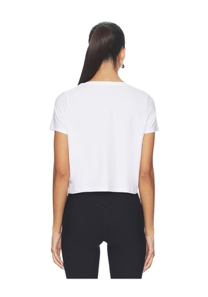 Beyond Yoga Featherweight Supreme Cropped Tee in White. Size L. Also in XS, S, M, XL.