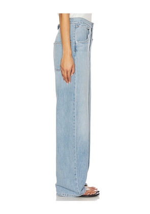 Lovers and Friends Light Engine Low Rise Twist Seam Jeans in Blue. Size 24. Also in 28.