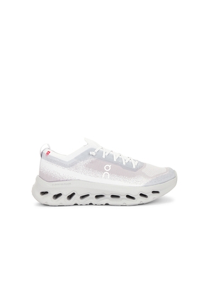 On x Zendaya Cloudtilt Moon in White. Size 10. Also in 10.5, 11, 11.5, 12, 12.5, 13, 7, 7.5, 8, 8.5, 9, 9.5.