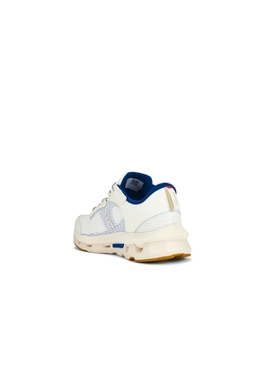 On x Zendaya Cloudzone Moon in White. Size 10. Also in 7, 7.5, 8, 8.5, 9, 9.5, 10.5, 11, 11.5, 12, 12.5, 13.