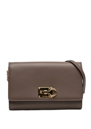 Ferragamo Pre-Owned 2000-2025 Leather Gancini crossbody bag - Brown