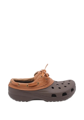 Crocs Classic boat shoe sandals - Brown