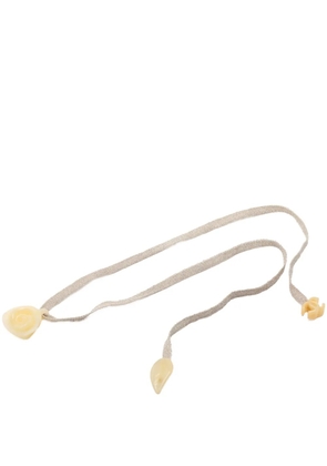 CHANEL Pre-Owned 2002 Satin and Resin Camellia Choker Necklace costume necklace - White