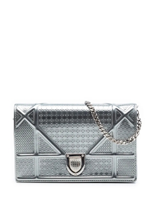 Christian Dior Pre-Owned 2019 Metallic Patent Microcannage Diorama Wallet on Chain crossbody bag - Silver