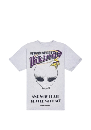 Better with Age Abducted graphic-print T-shirt - Grey