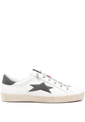 Ishikawa leather sneakers - White