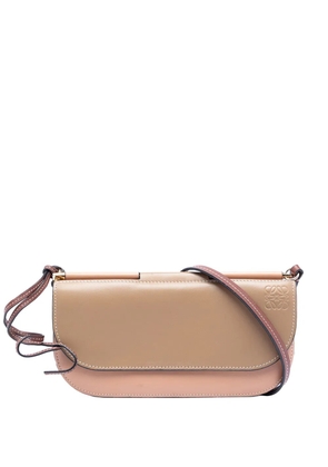 Loewe Pre-Owned 2018 Bicolor Leather Anagram Gate Pochette crossbody bag - Brown