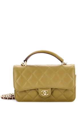 CHANEL Pre-Owned Classic Top Handle Flap Phone Holder with Chain Quilted Lambskin crossbody bag - Green