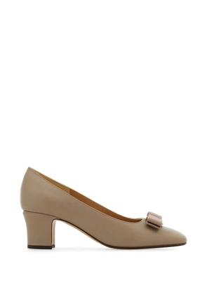 Ferragamo Vara bow block heel pumps - Neutrals