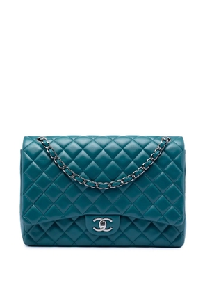 CHANEL Pre-Owned 2011 Maxi Classic Lambskin Double Flap shoulder bag - Blue