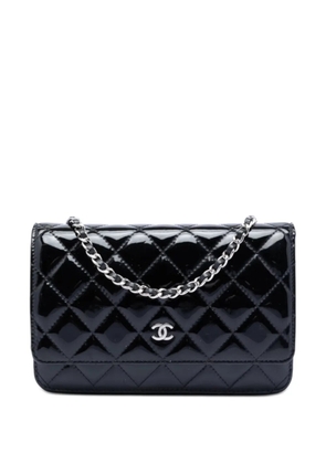 CHANEL Pre-Owned 2014-2015 CC Quilted Patent Wallet On Chain crossbody bag - Black
