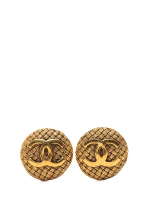 CHANEL Pre-Owned 1980-1990 CC Gold Plated Woven Round Clip On Earrings costume earrings