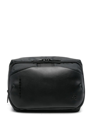 PIQUADRO logo-lettering wash bag - Black