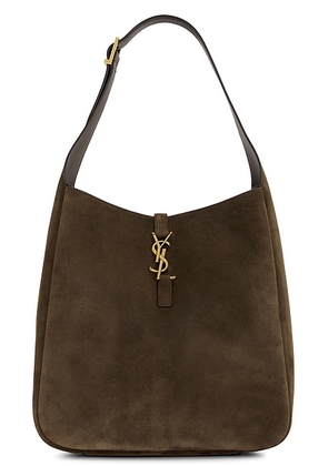 Saint Laurent Large Le 5 a 7 Supple Shoulder Bag in Light Musk - Brown. Size all.