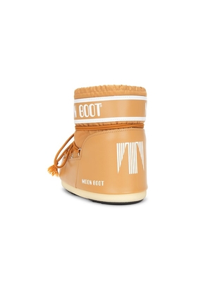 MOON BOOT Low Icon Boot in Ivory. Size 39-41. Also in 36-38.