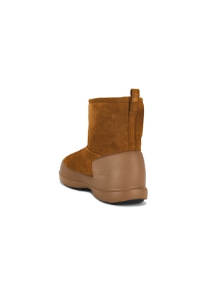 MOON BOOT Mezzaluna Mid Boot in Tan. Size 42. Also in 41.