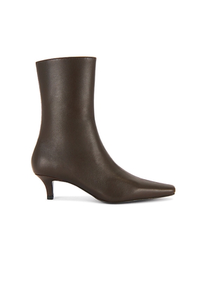 RAYE Karina Boot in Chocolate. Size 6. Also in 7.