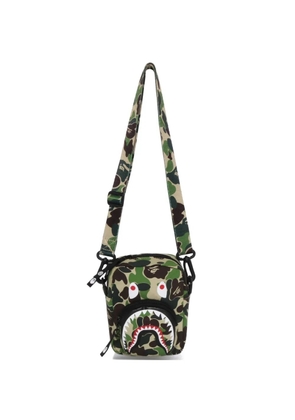 A BATHING APE® Shark camouflage-print messenger bag - Green