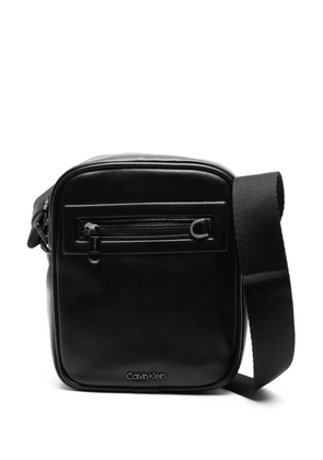 Calvin Klein Elevated logo-lettering messenger bag - Black