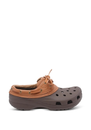 Crocs Classic boat shoe sandals - Brown