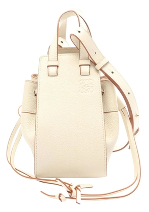 Loewe Pre-Owned 2022 Mini Grained Calfskin Drawstring Hammock Bag satchel - White