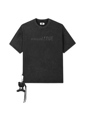 izzue charm-detail T-shirt - Black