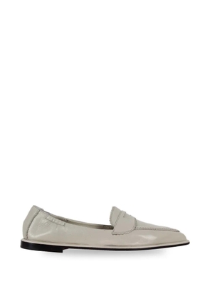 Pomme D´Or Grace scalloped leather loafers - Grey