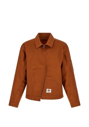 Undercover x Dickies asymmetric-stitch logo-patch jacket - Brown
