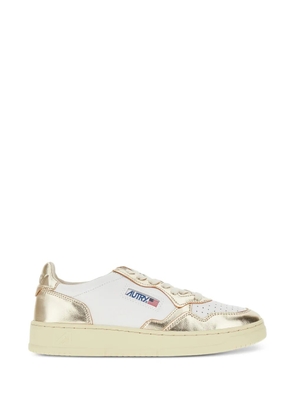 Autry Medalist Low metallic-panelled perforated sneakers - White