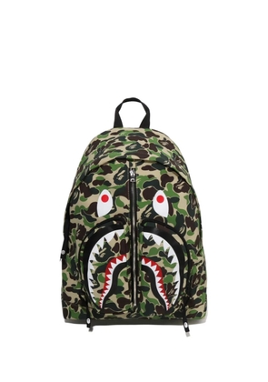 A BATHING APE® ABC camouflage-print shark backpack - Green