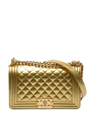 CHANEL Pre-Owned 2014 Old Medium Quilted Metallic Patent Boy Flap crossbody bag - Gold