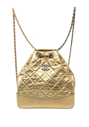 CHANEL Pre-Owned 2017-2018 Small Quilted Metallic Aged Calfskin Gabrielle backpack - Gold