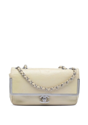 CHANEL Pre-Owned 2006-2008 Small Distressed Patent Frame Single Flap shoulder bag - Brown