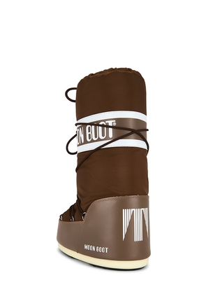 MOON BOOT Icon Nylon Boot in Brown. Size 39-41. Also in 42-44, 45-47.