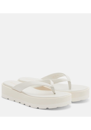Gianvito Rossi Leather platform thong sandals