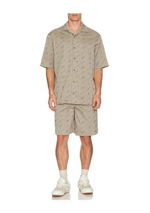OFF-WHITE Jacquard Bowling Shirt in Neutral. Size 46. Also in 50, 52, 54.